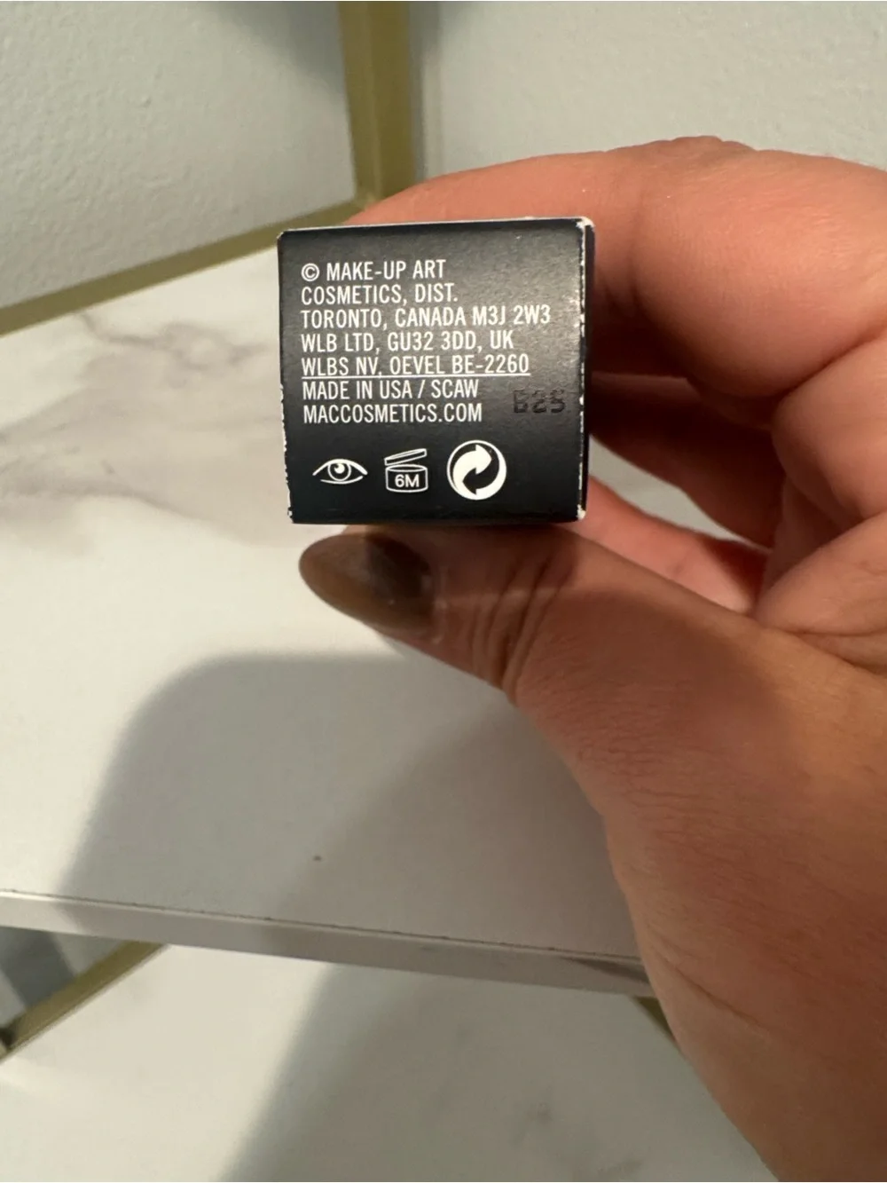 MAC DazzleShadow Liquid